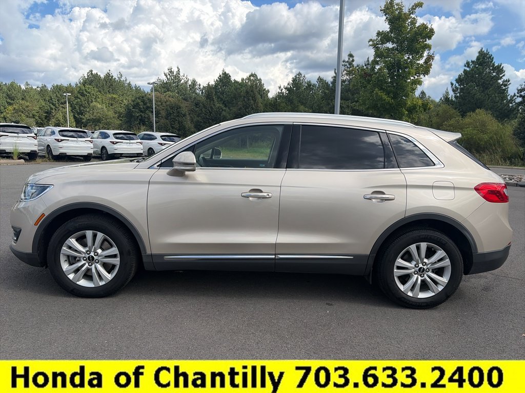Used 2017 Lincoln MKX Select w/ Select Plus Package AWD/4WD image 4