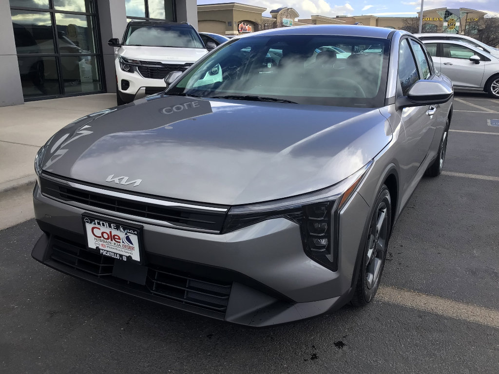 New 2026 Kia K4 LXS image 2