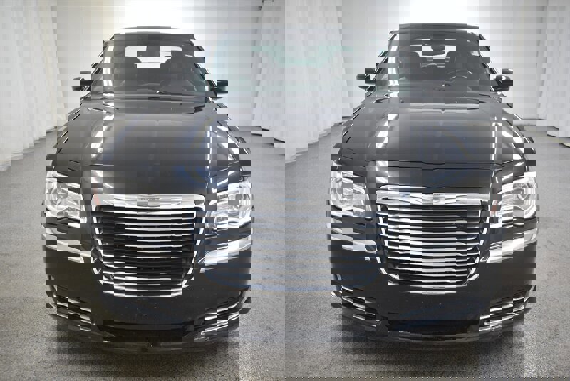 Used 2014 Chrysler 300 Touring RWD image 2