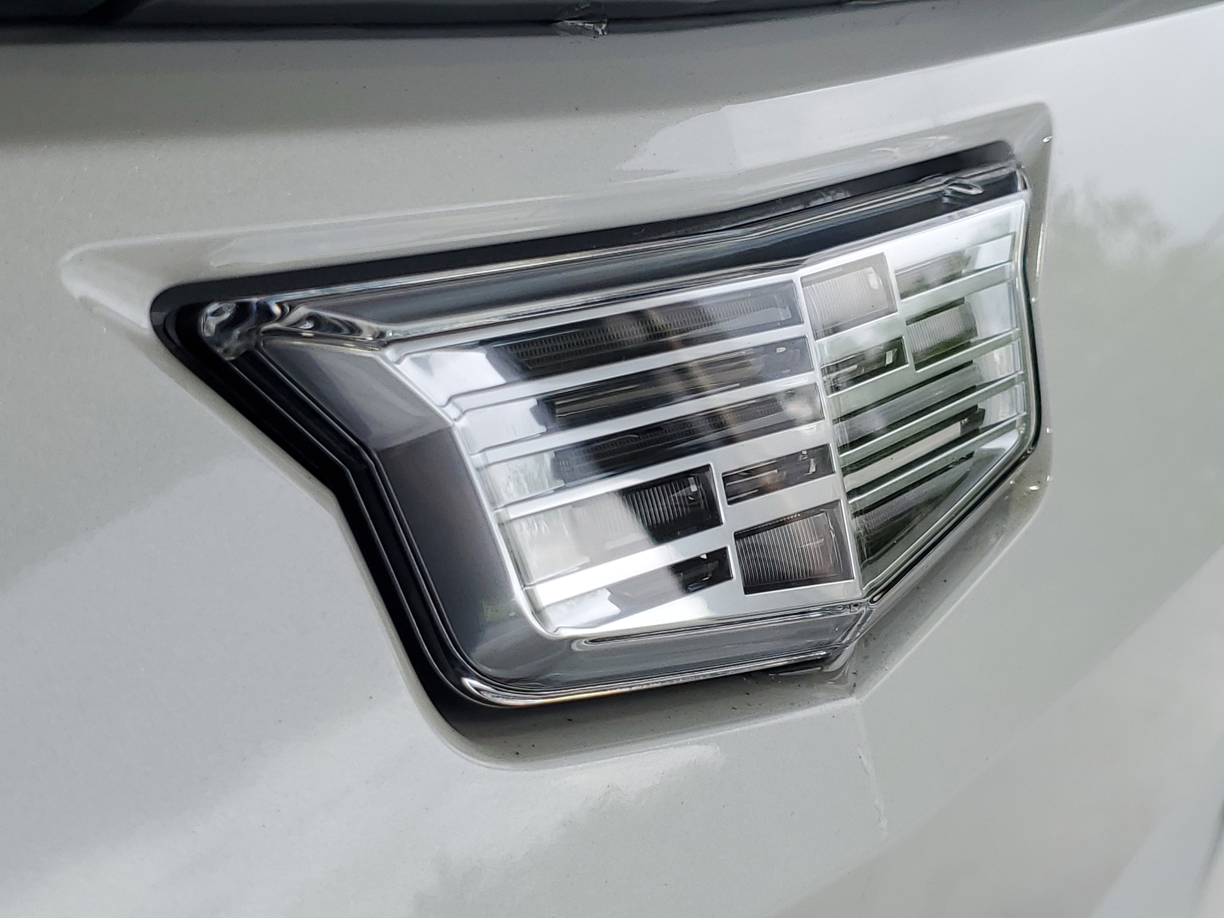 Used 2024 Cadillac Lyriq Luxury image 5