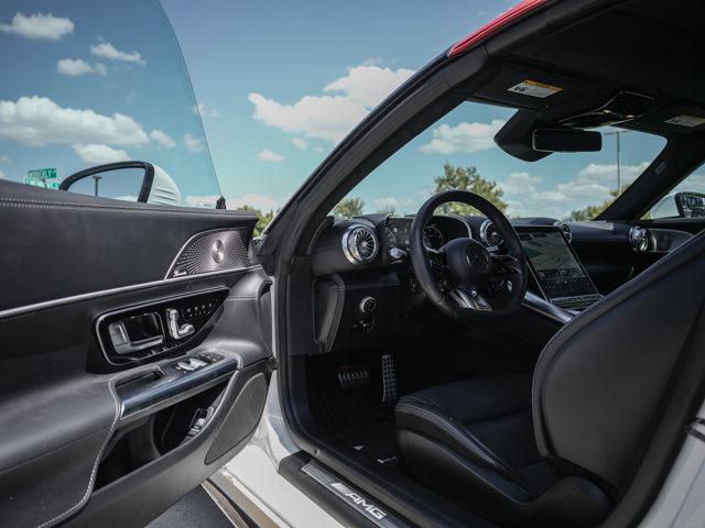 Certified 2023 Mercedes-Benz SL 55 AMG 4MATIC w/ Driver Assistance Package image 16