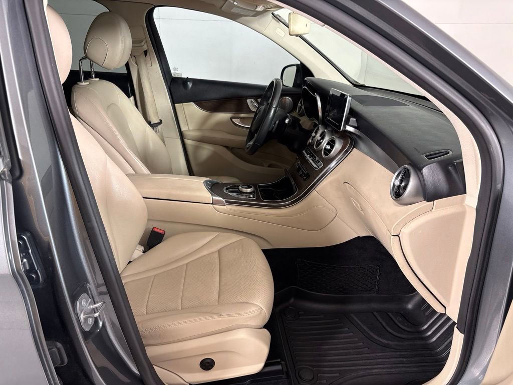 Used 2018 Mercedes-Benz GLC 300 4MATIC image 19