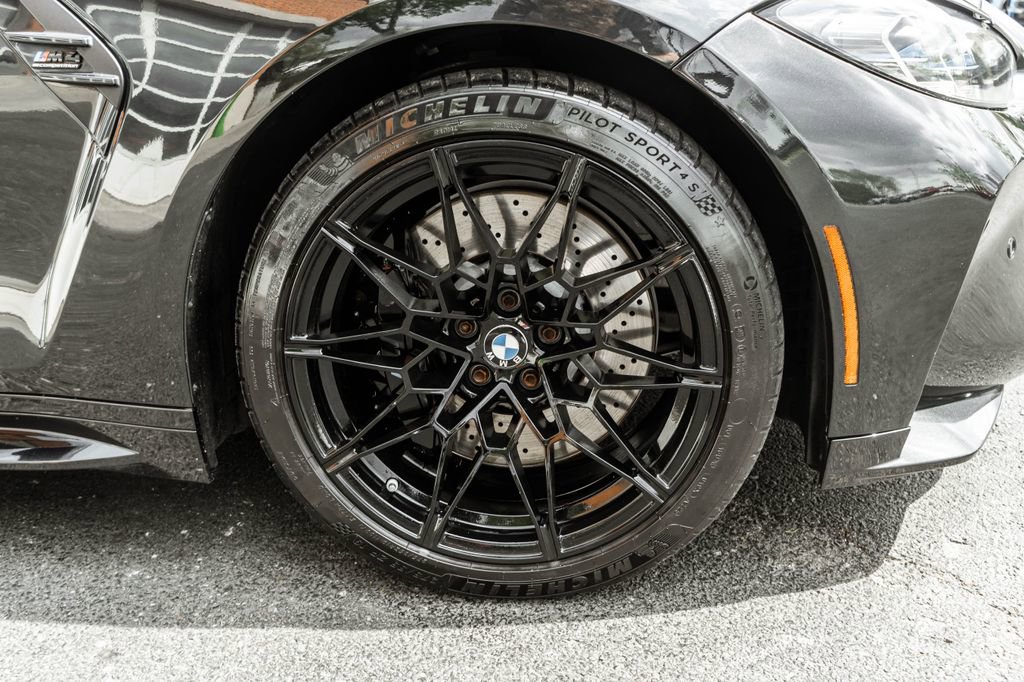 Used 2022 BMW M4 Competition w/ M Carbon Exterior Package RWD image 5