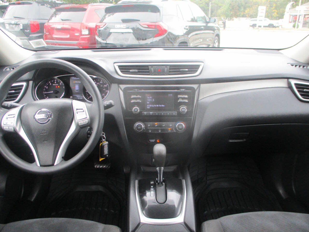 Used 2015 Nissan Rogue S image 9