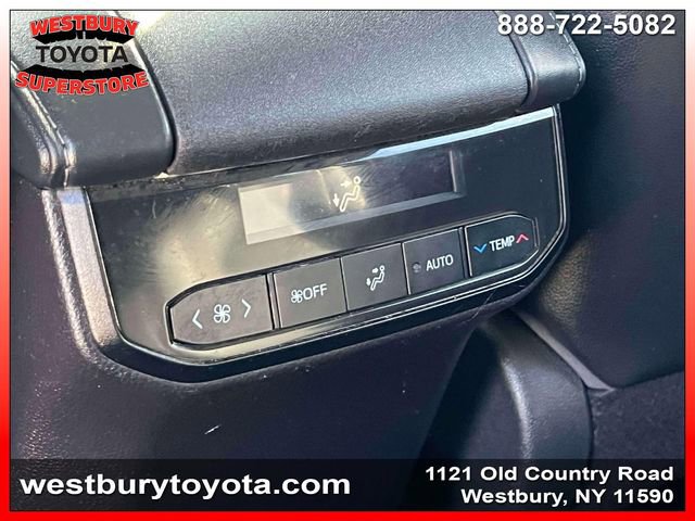 Used 2023 Toyota Highlander XLE AWD/4WD image 18