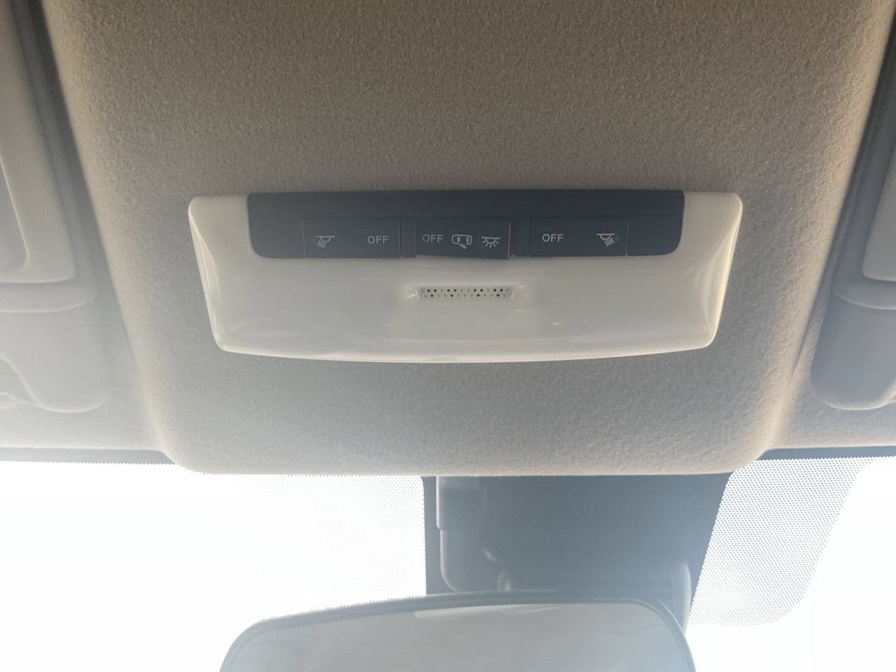 Used 2025 Nissan Versa SV w/ Trunk Package FWD image 18