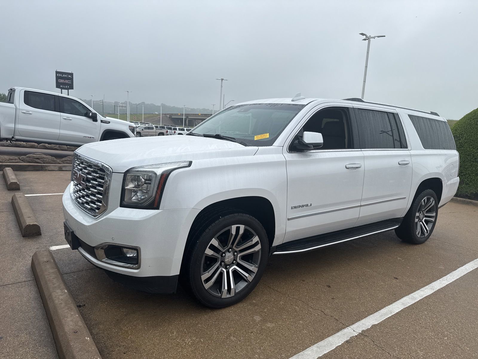 Used 2019 GMC Yukon XL Denali w/ Open Road Package RWD image 1