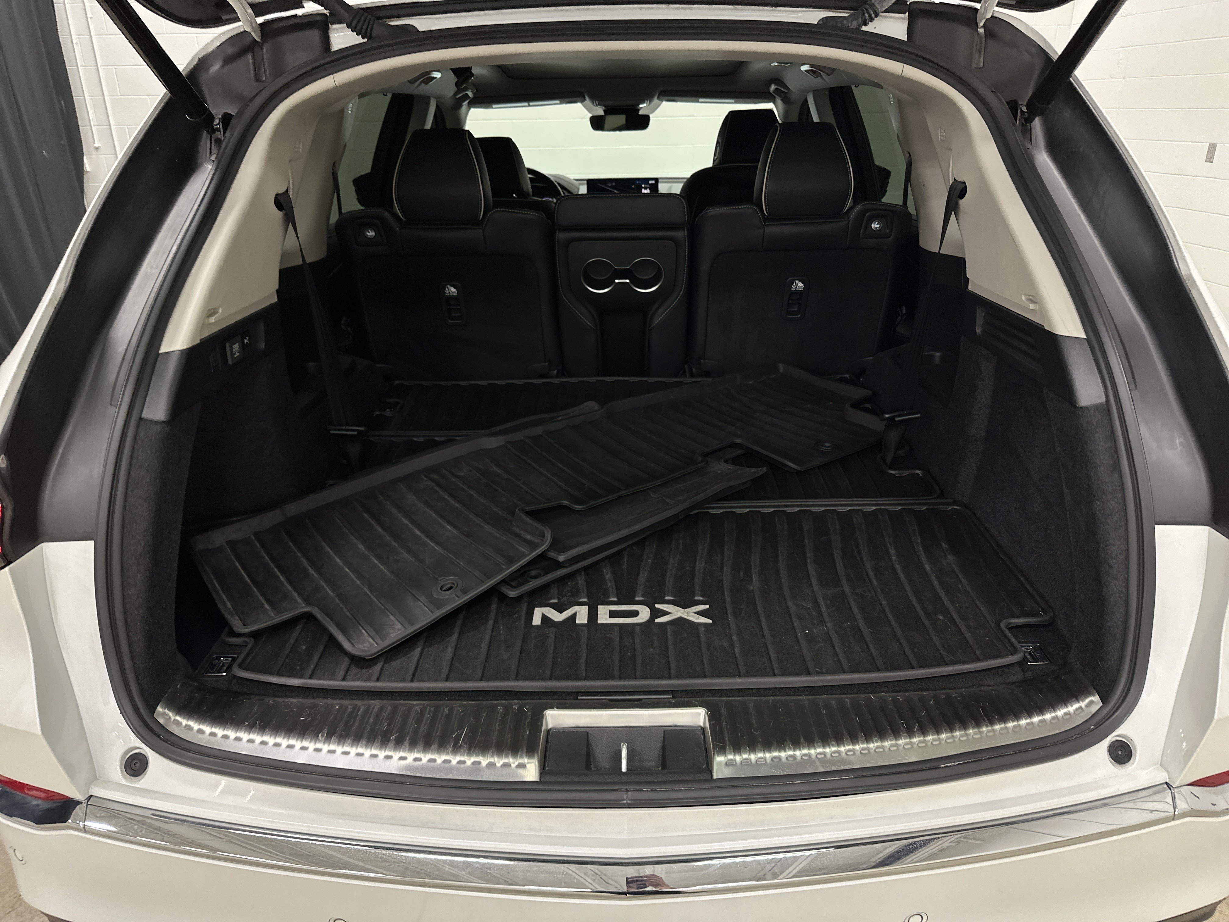 Used 2023 Acura MDX SH-AWD w/ Advance Package image 33