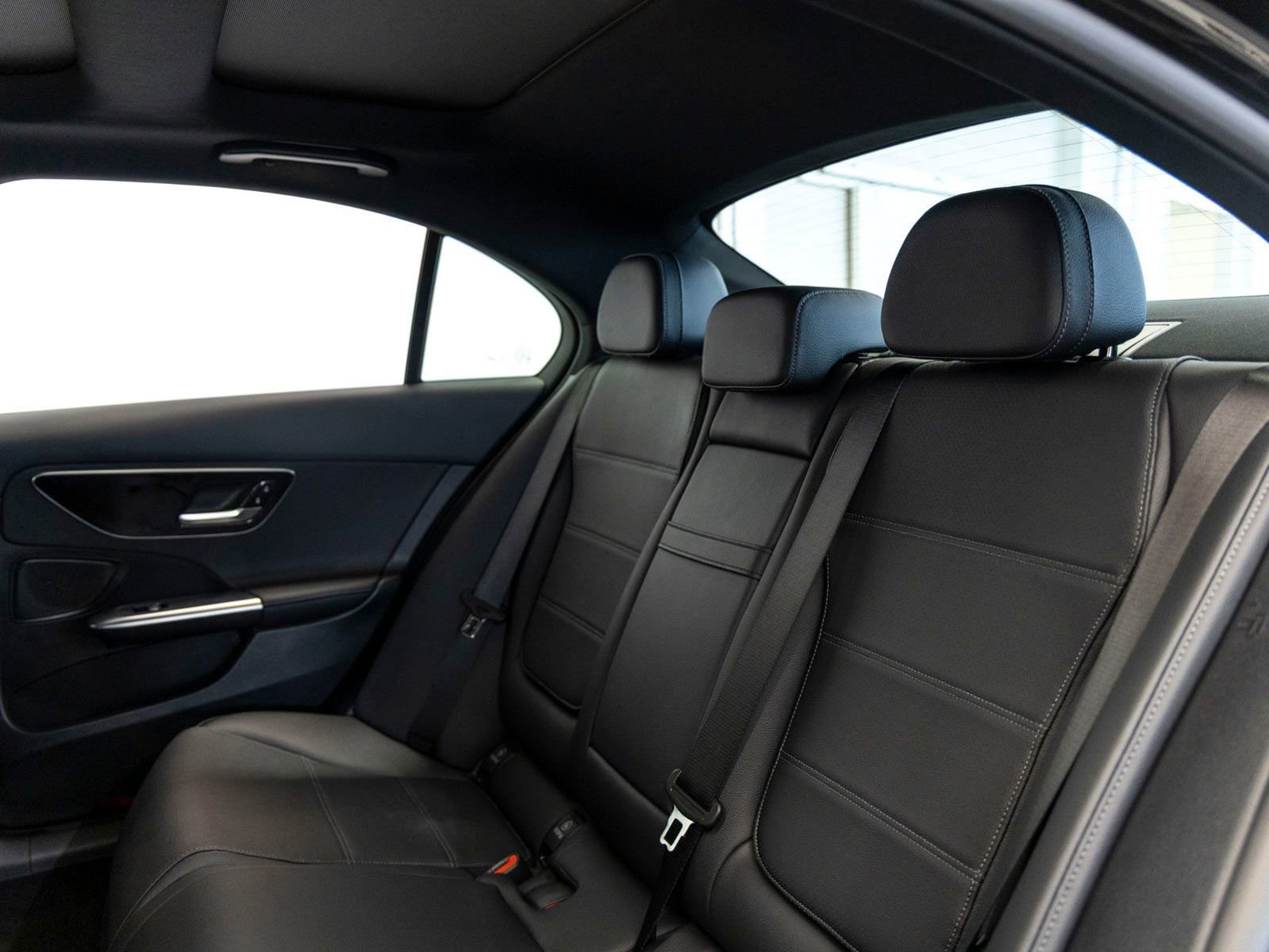 Used 2025 Mercedes-Benz C 300 Sedan image 20