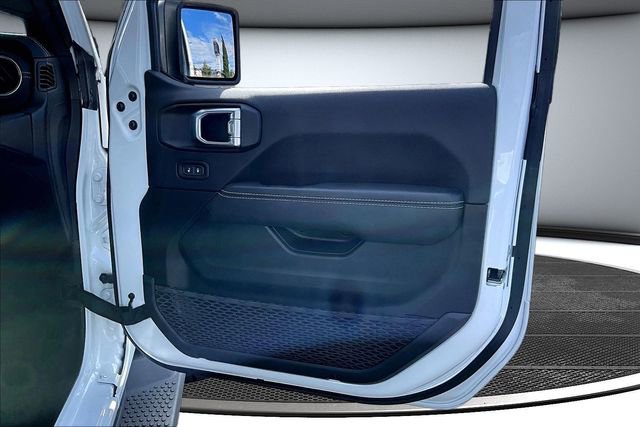 Used 2023 Jeep Wrangler Unlimited Sahara image 27