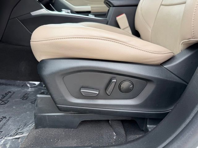 Used 2024 Ford Explorer Limited AWD/4WD image 10