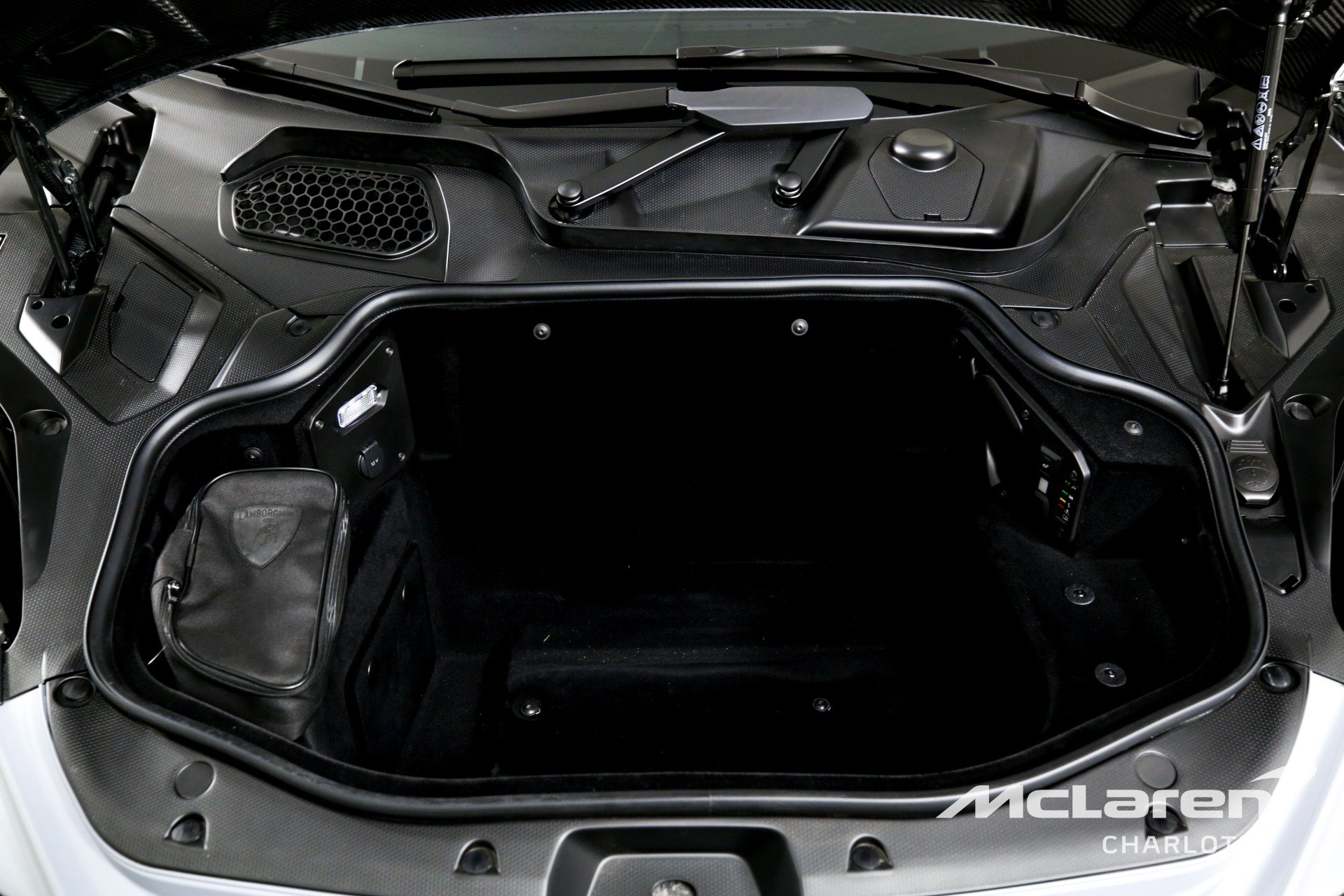 Used 2024 Lamborghini Revuelto AWD/4WD image 16