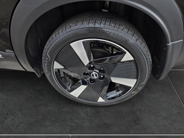 New 2026 Nissan Kicks SR w/ Cold Weather Package AWD/4WD image 11