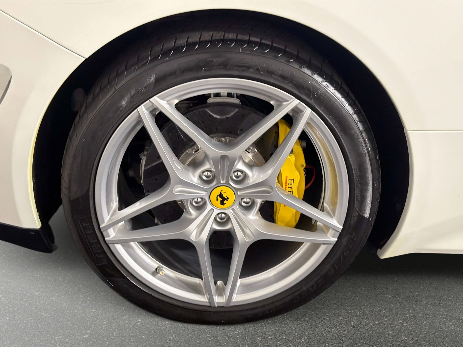 Used 2016 Ferrari California T image 19