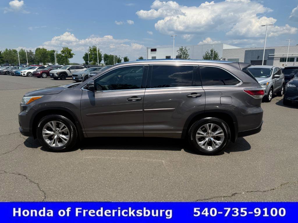 Used 2015 Toyota Highlander XLE AWD/4WD image 3