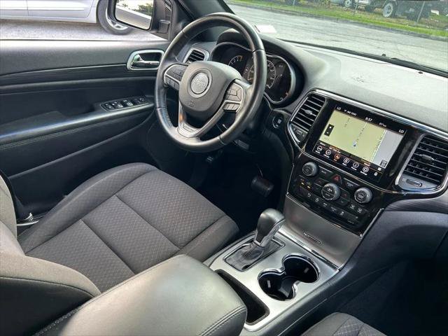 Certified 2022 Jeep Grand Cherokee Laredo E RWD image 11