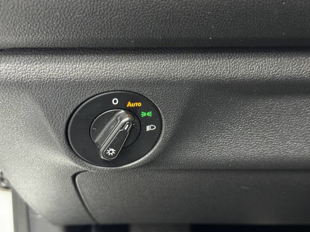 Used 2019 Volkswagen Jetta SE image 31