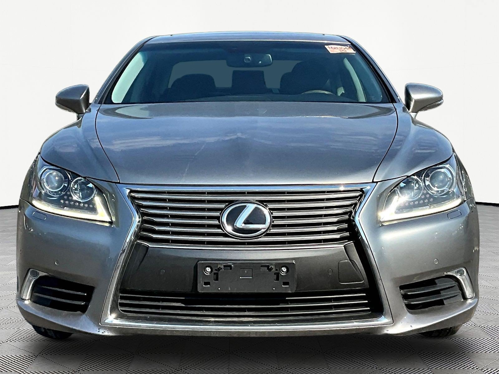 Used 2017 Lexus LS 460 AWD w/ Comfort Package image 2