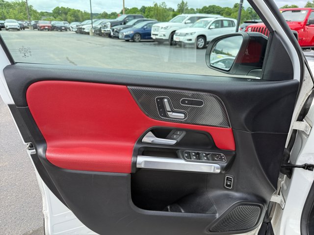 Used 2021 Mercedes-Benz GLB 250 image 24