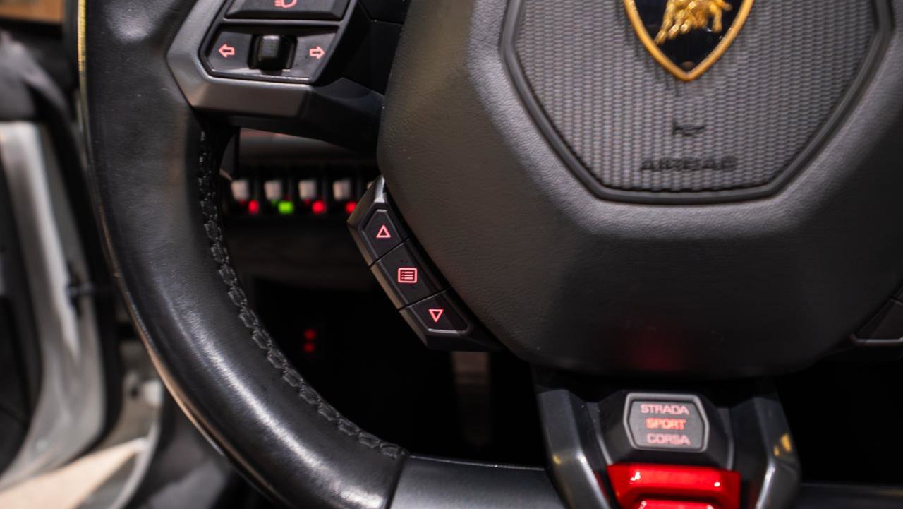 Used 2017 Lamborghini Huracan LP 580-2 RWD image 17