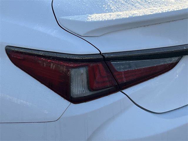 Certified 2022 Lexus ES 350 F Sport image 10