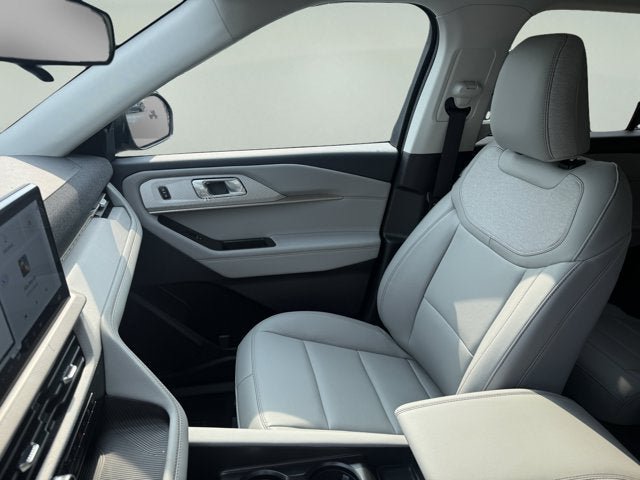 New 2026 Ford Explorer Active w/ Active Comfort Package AWD/4WD image 17