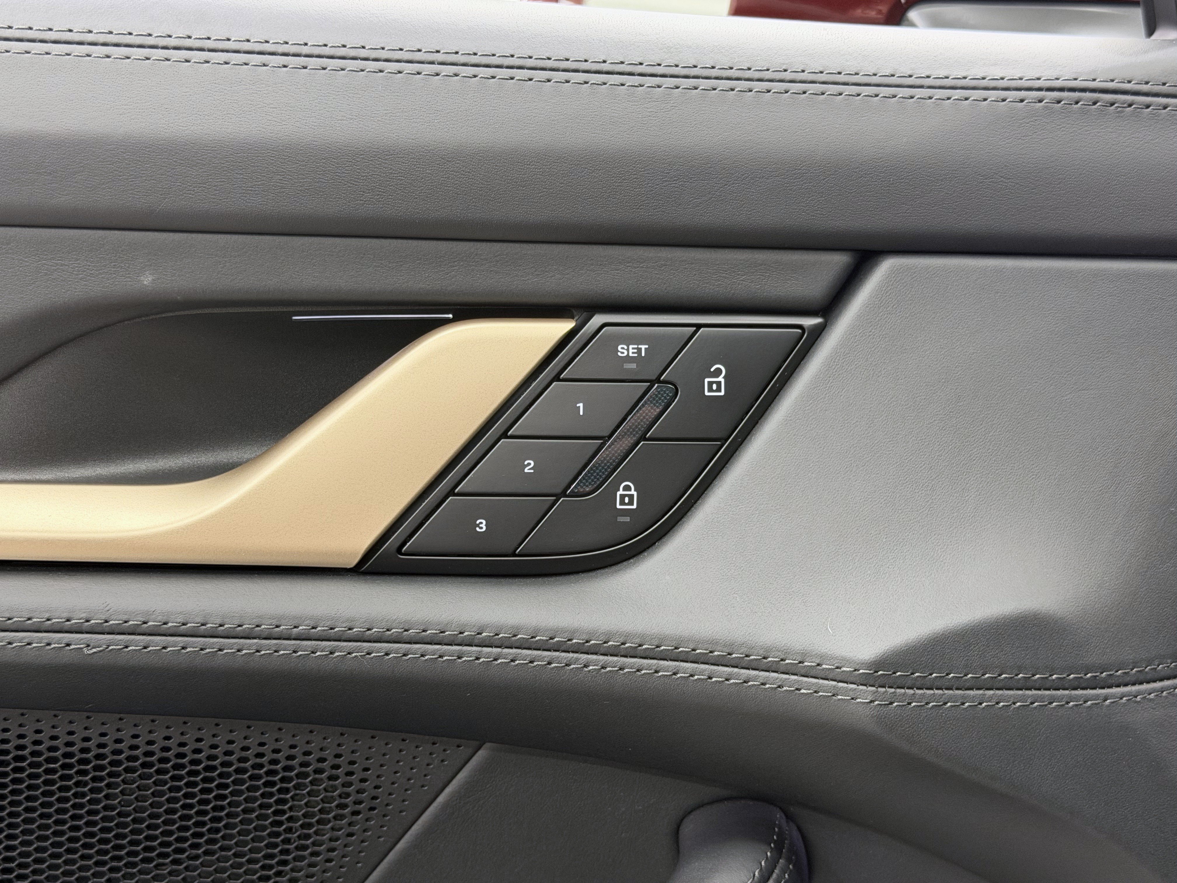 Certified 2022 Porsche Taycan Turbo AWD/4WD image 31