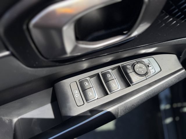 Used 2024 Kia Sorento S w/ Panoramic Sunroof Package FWD image 12