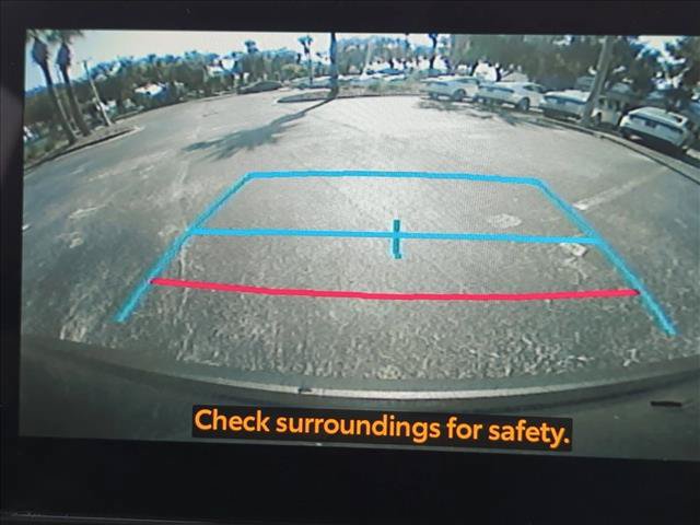 Used 2023 Toyota Corolla Cross LE w/ Moonroof Package FWD image 11