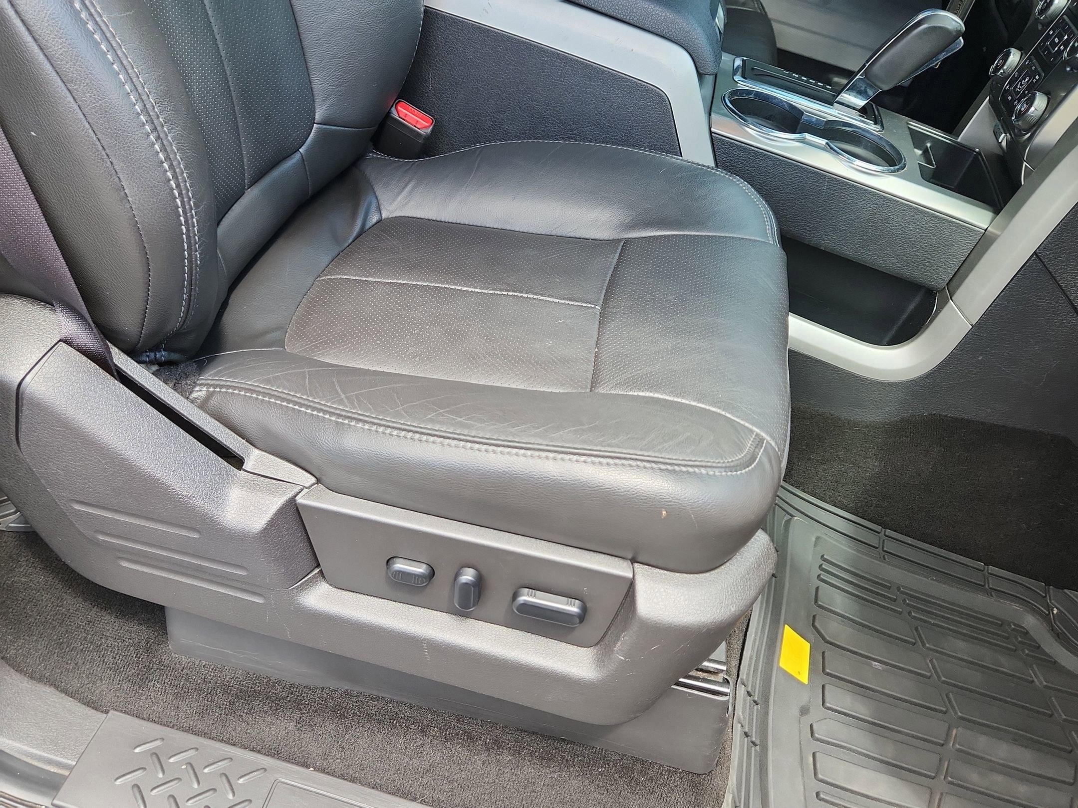 Used 2014 Ford F150 FX4 w/ Equipment Group 402A Luxury AWD/4WD image 11
