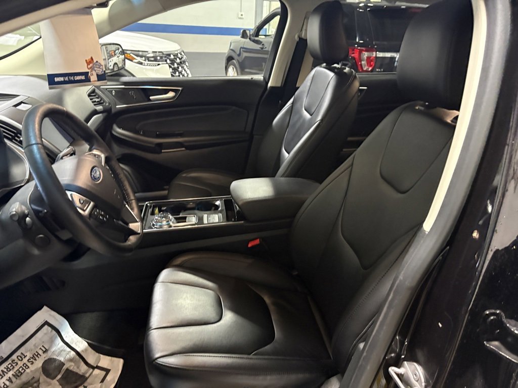 Used 2020 Ford Edge Titanium w/ Class II Trailer Tow Package image 8