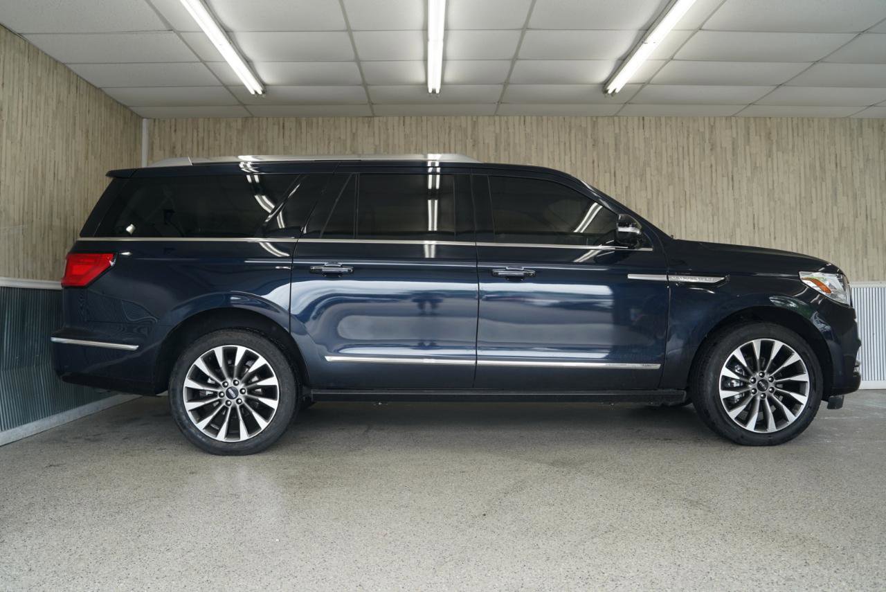 Used 2021 Lincoln Navigator L Reserve w/ Luxury Package AWD/4WD image 6