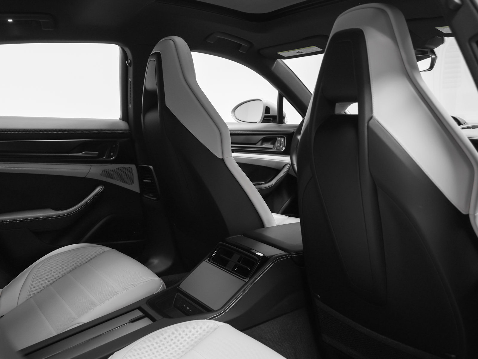 Certified 2026 Porsche Panamera 4 E-Hybrid AWD/4WD image 28
