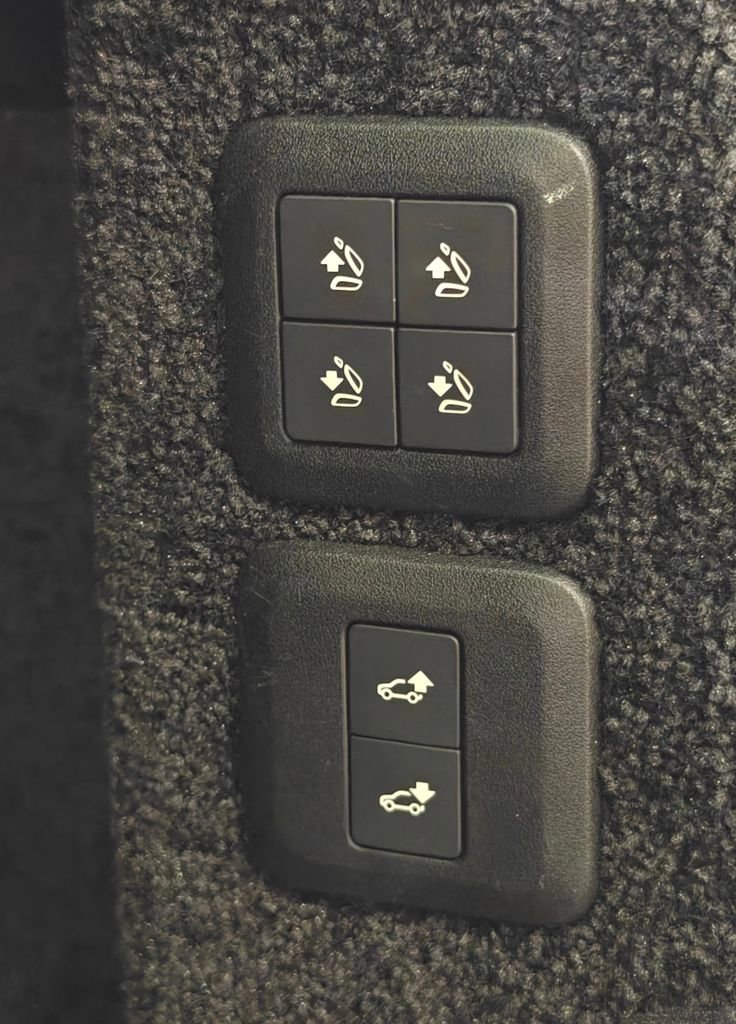 Used 2021 Land Rover Range Rover Westminster Edition image 37