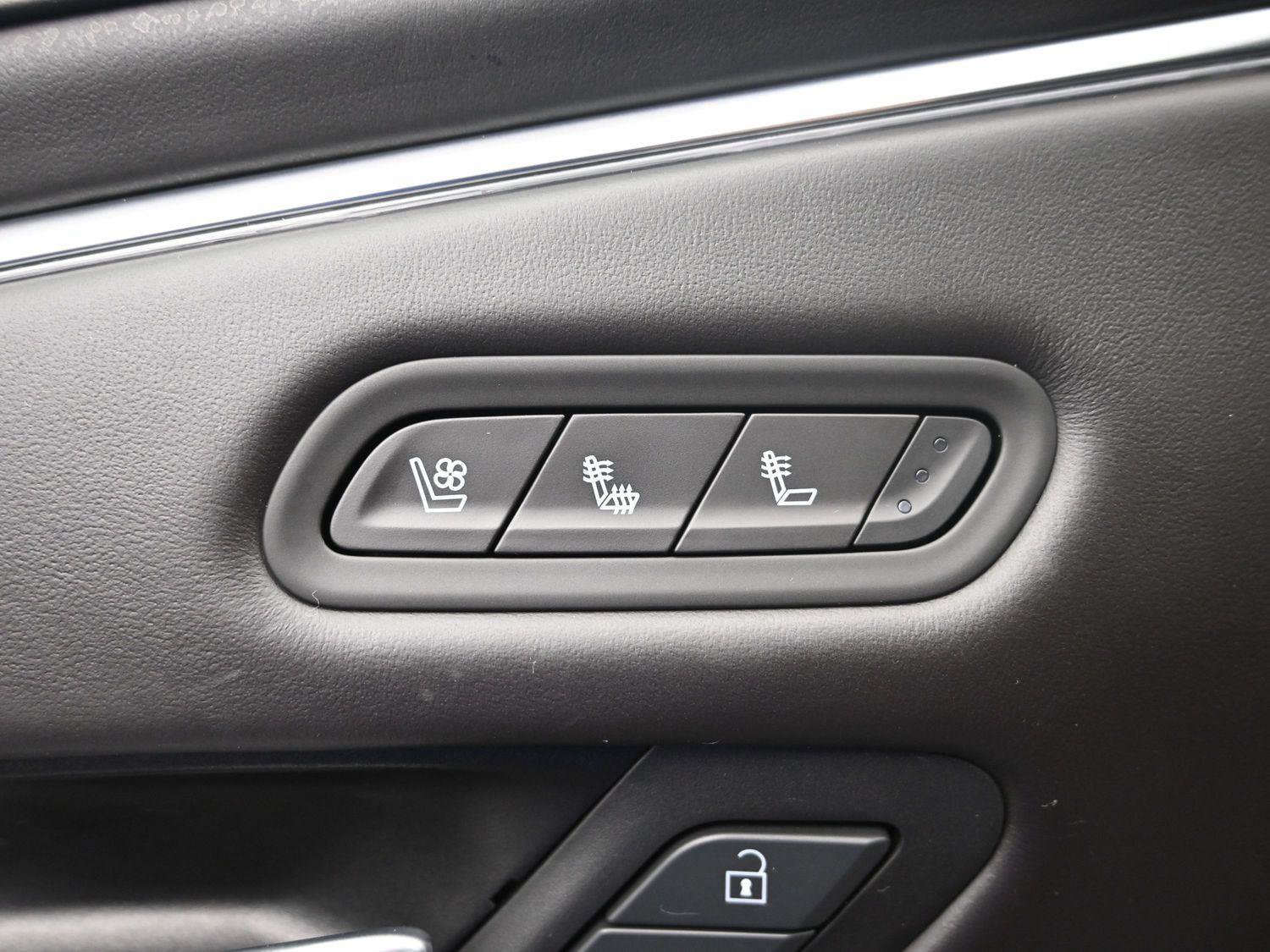 Used 2023 Cadillac Escalade Sport Platinum w/ LPO, ONYX Package image 23