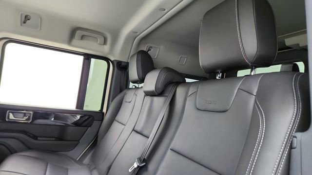 Used 2025 INEOS Grenadier AWD/4WD image 30