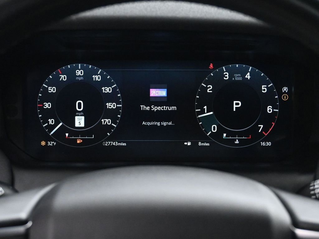 Used 2022 Land Rover Discovery Sport SE image 27