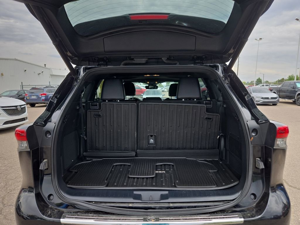 Used 2022 Toyota Highlander XSE AWD/4WD image 19