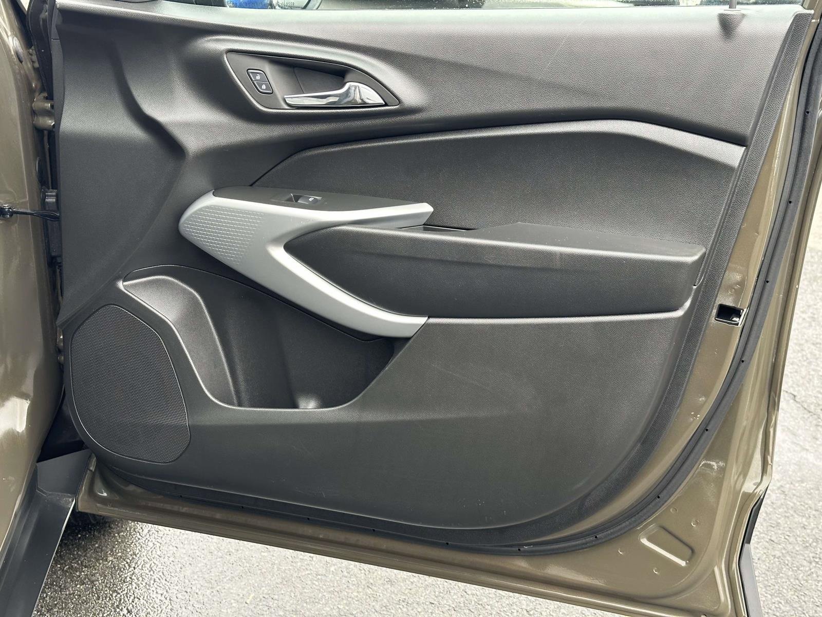 Certified 2024 Chevrolet Trax LS w/ LS Convenience Package image 27