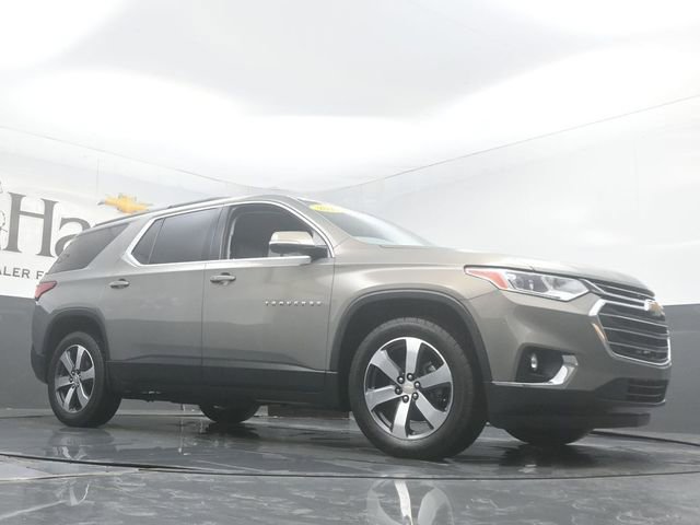 Used 2019 Chevrolet Traverse LT w/ LT Premium Package FWD image 2