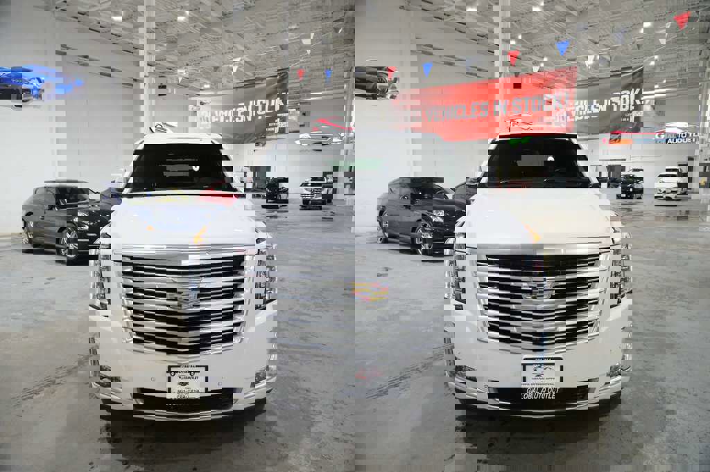 Used 2020 Cadillac Escalade ESV Platinum image 3