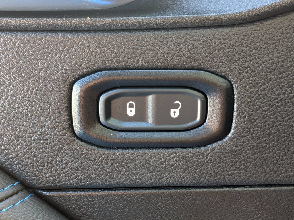 Used 2021 Jeep Wrangler Unlimited Rubicon 4xe w/ Cold Weather Group AWD/4WD image 24