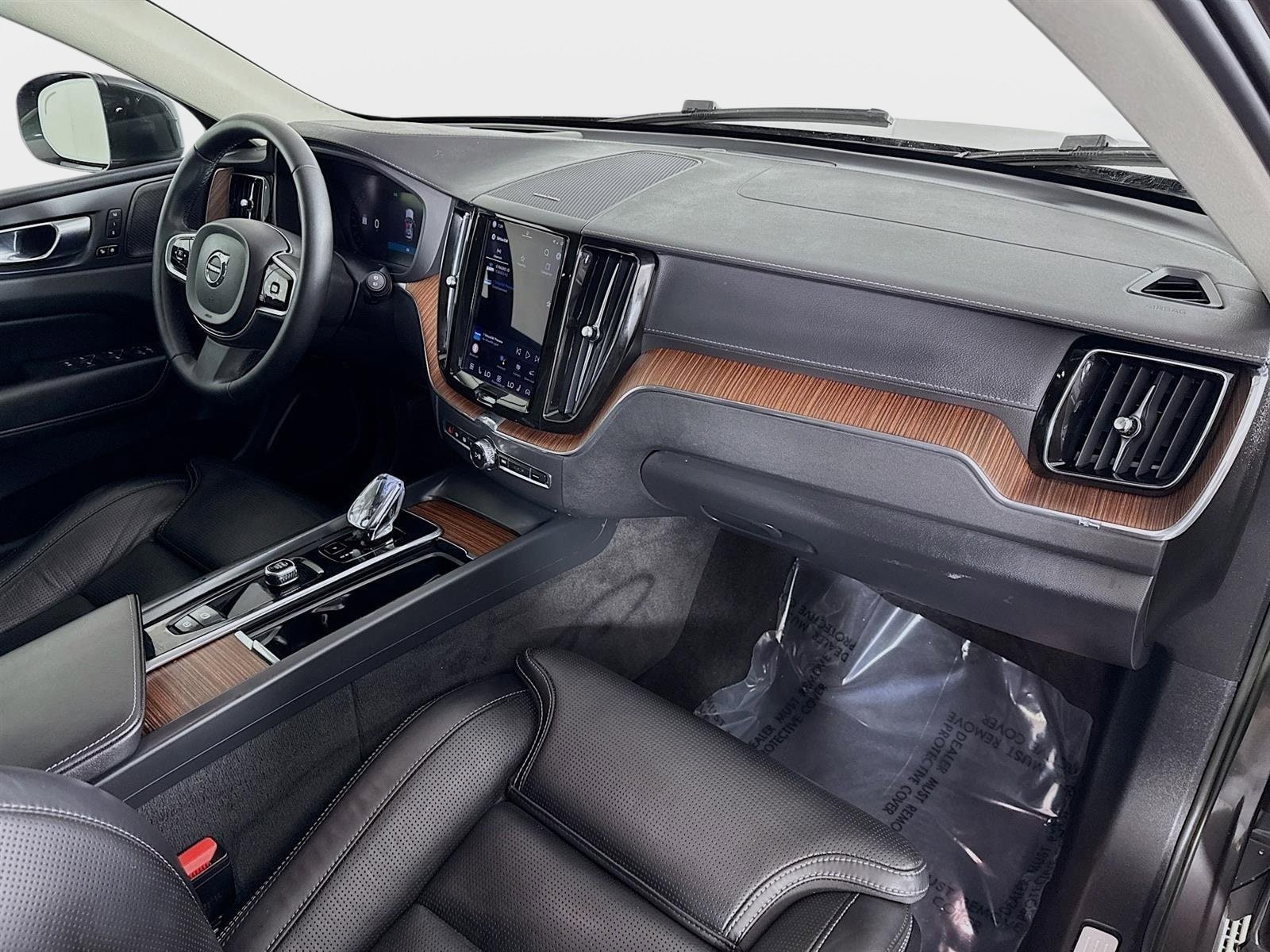 Used 2023 Volvo XC60 B5 Ultimate AWD/4WD image 31