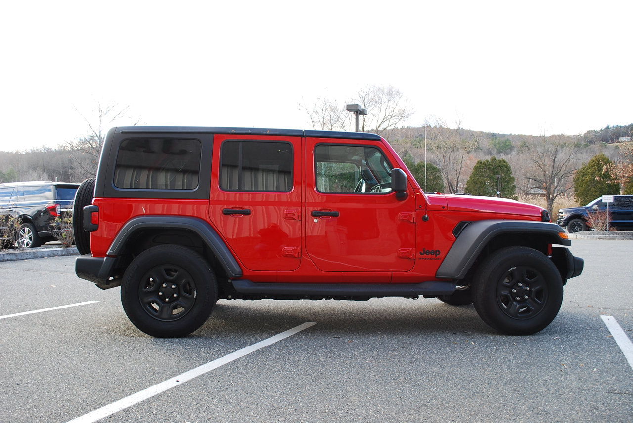 Used 2023 Jeep Wrangler Sport image 3