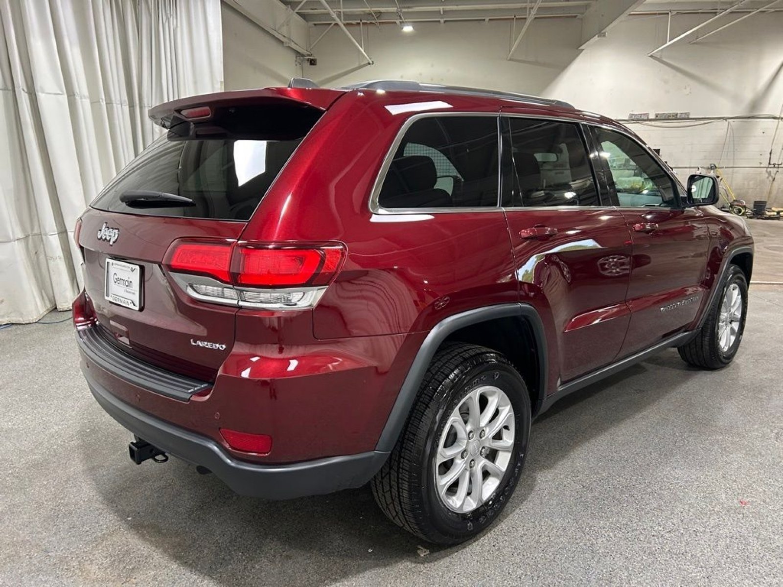 Used 2021 Jeep Grand Cherokee Laredo w/ Security & Convenience Group AWD/4WD image 8