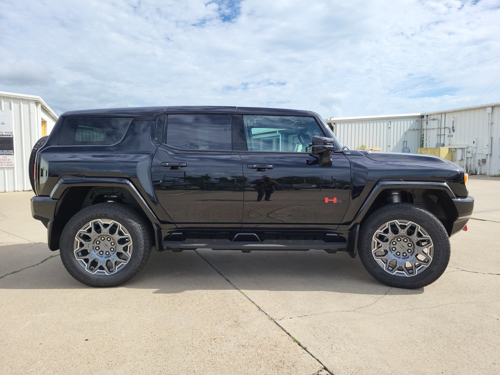 New 2025 GMC Hummer EV 3X AWD/4WD image 4