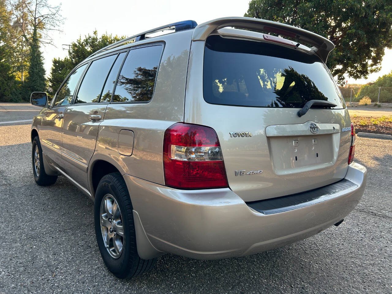Used 2004 Toyota Highlander 4WD V6 w/ Preferred Pkg image 19