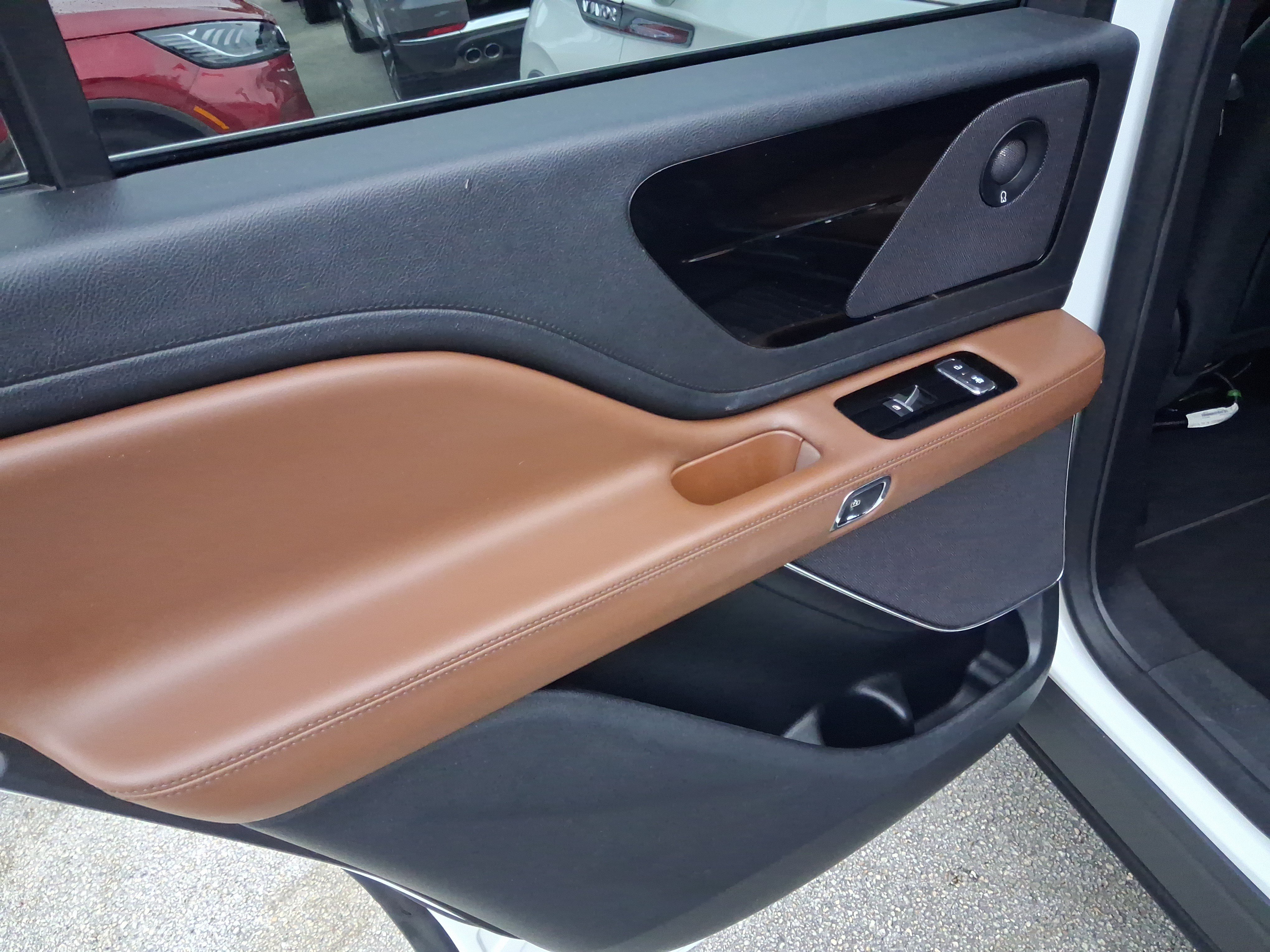 Certified 2020 Lincoln Aviator Reserve w/ Equipment Group 201A RWD image 9