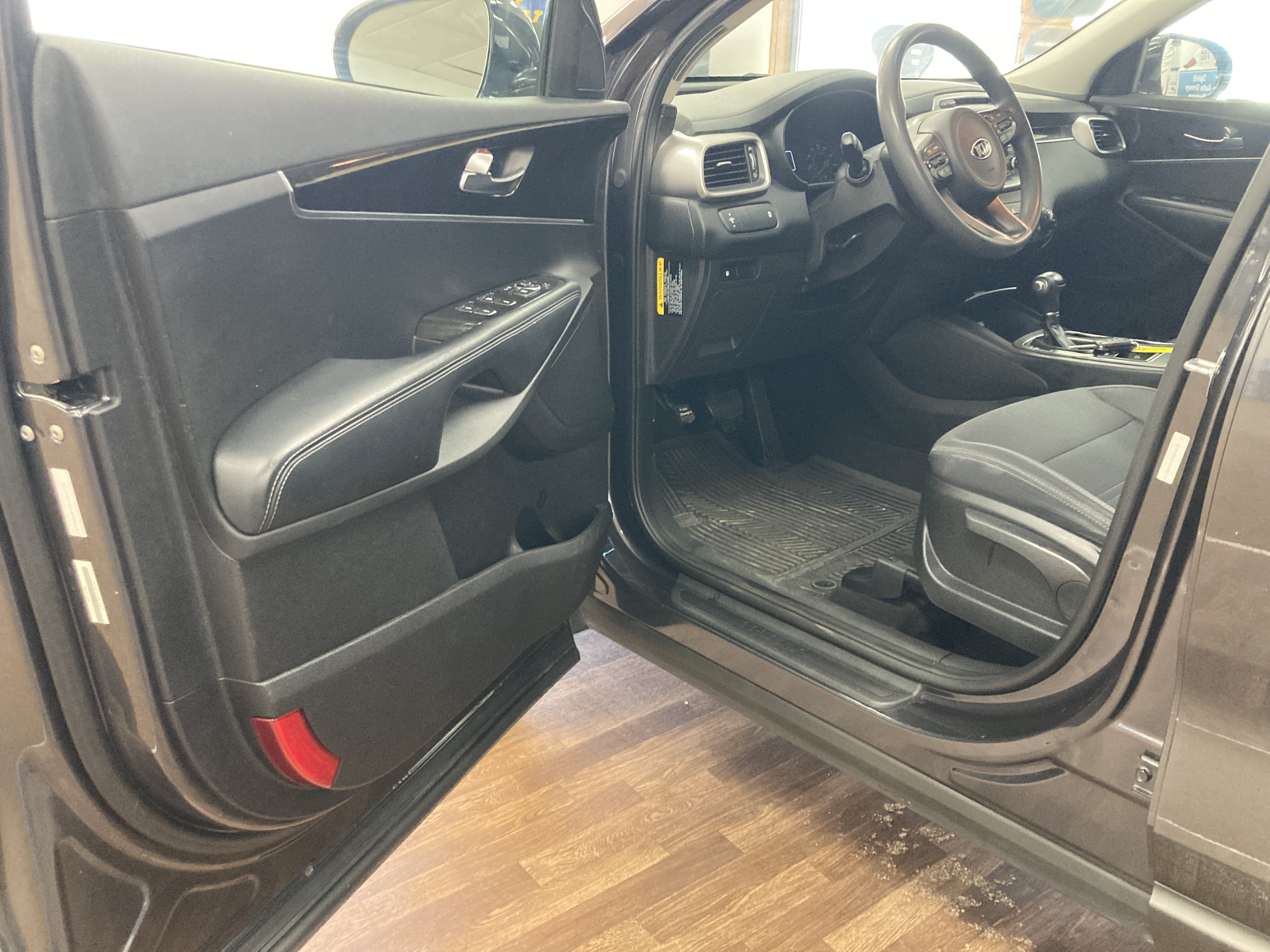 Used 2018 Kia Sorento AWD image 10