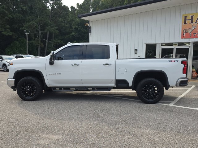 Used 2025 Chevrolet Silverado 2500 LTZ w/ LTZ Convenience Package AWD/4WD image 2